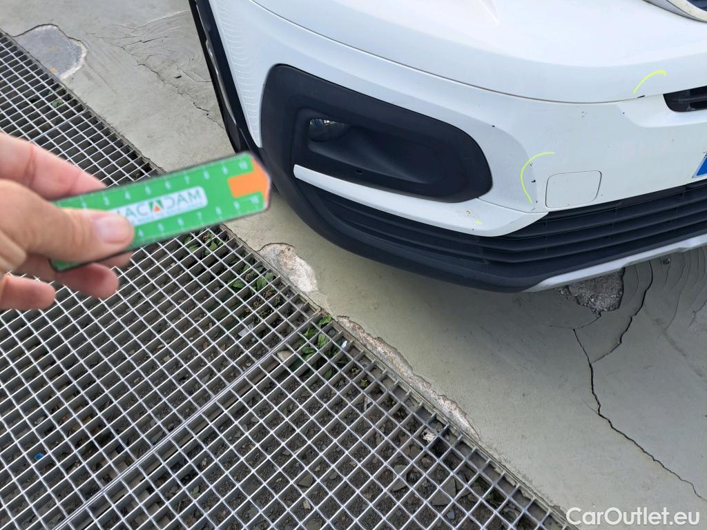  Peugeot  RIFTER PEUGEOT  / 2018 / 5P / monovolumen compacto Allure Standard BlueHDi 73kW #35