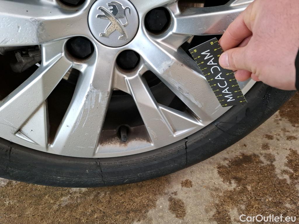  Peugeot  3008  Active Business 1.2 PureTech 130CV BVA8 E6d #24