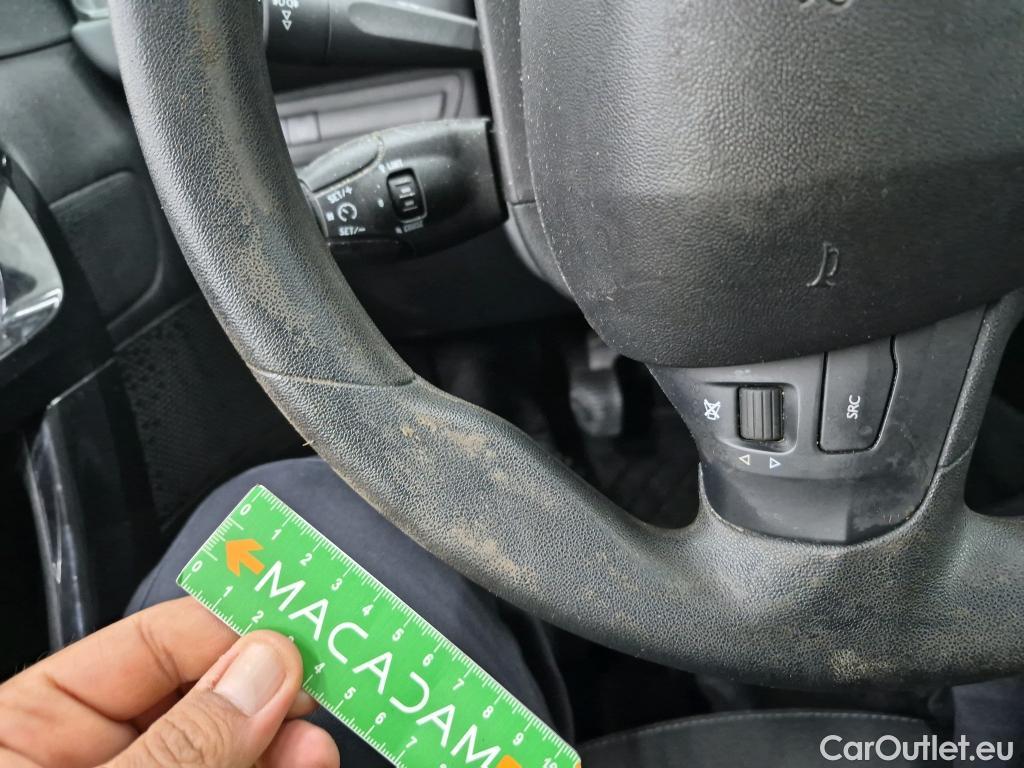  Peugeot  208  Affaire Premium Pack 1.5 HDi 100CV BVM5 E6dT #15