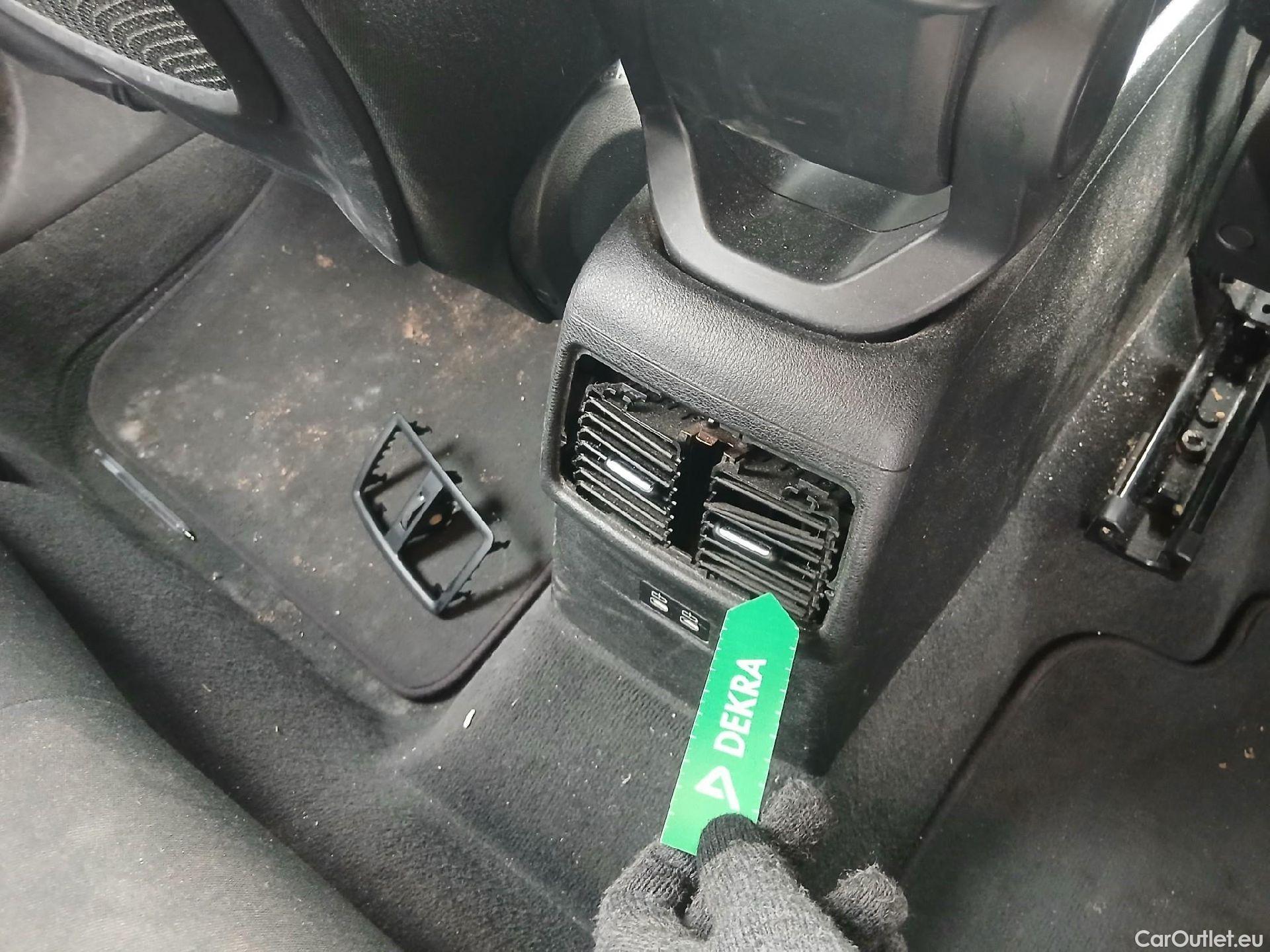  Bmw  X1 BMW  / 2015 / 5P / todoterreno sDrive16d #31