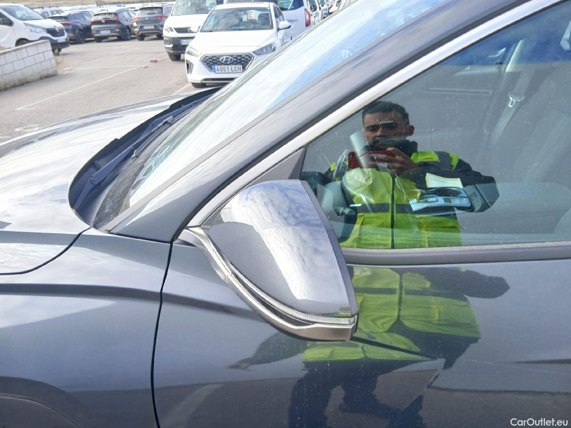  Hyundai  Tucson HYUNDAI  / 2020 / 5P / todoterreno 1.6 TGDI PHEV 195kW Tecno Sky Auto 4x4 #10