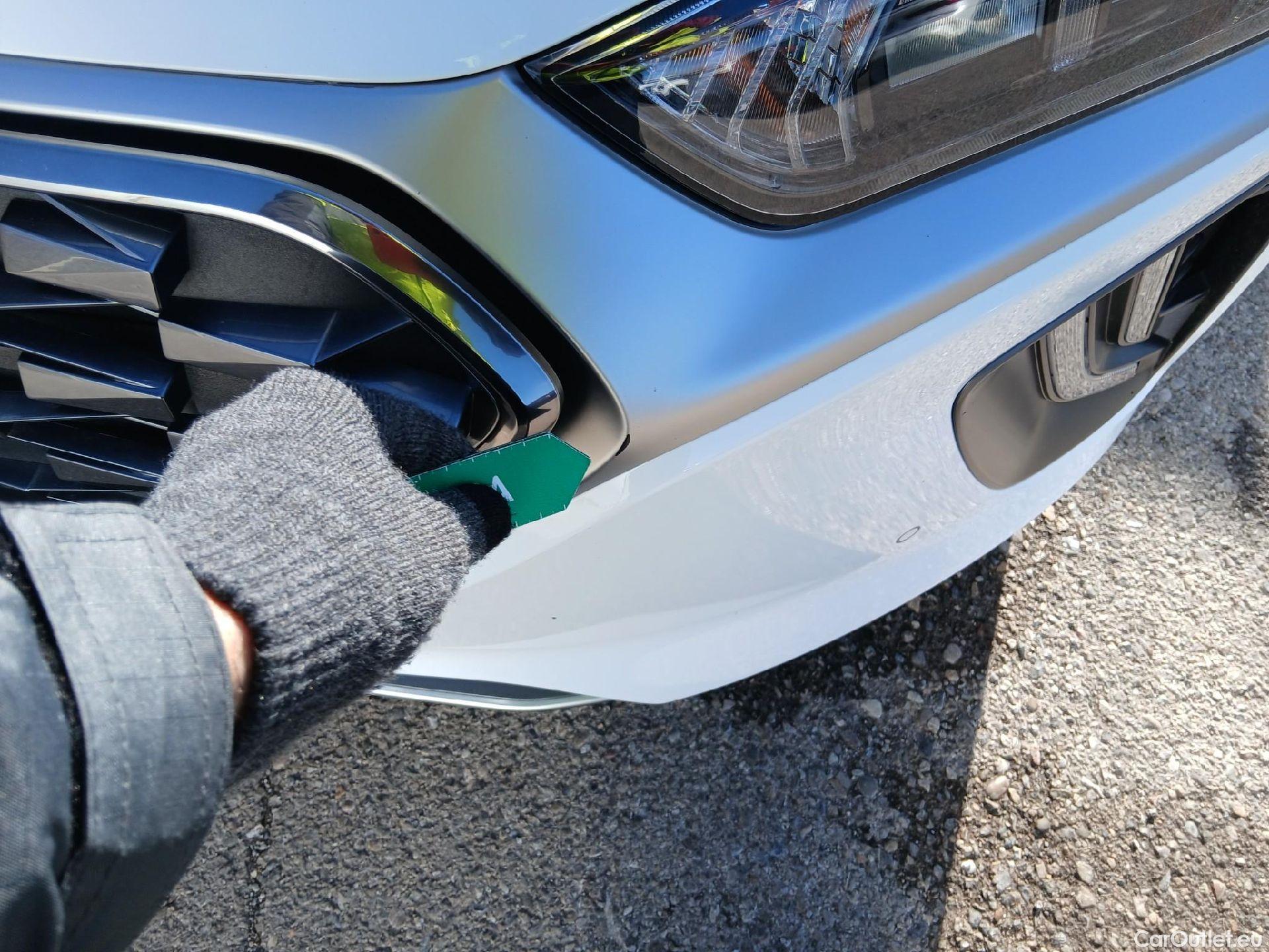  Hyundai   Ioniq HYUNDAI / 2019 / 5P / berlina con portón 1.6 GDI HEV Style DT #24