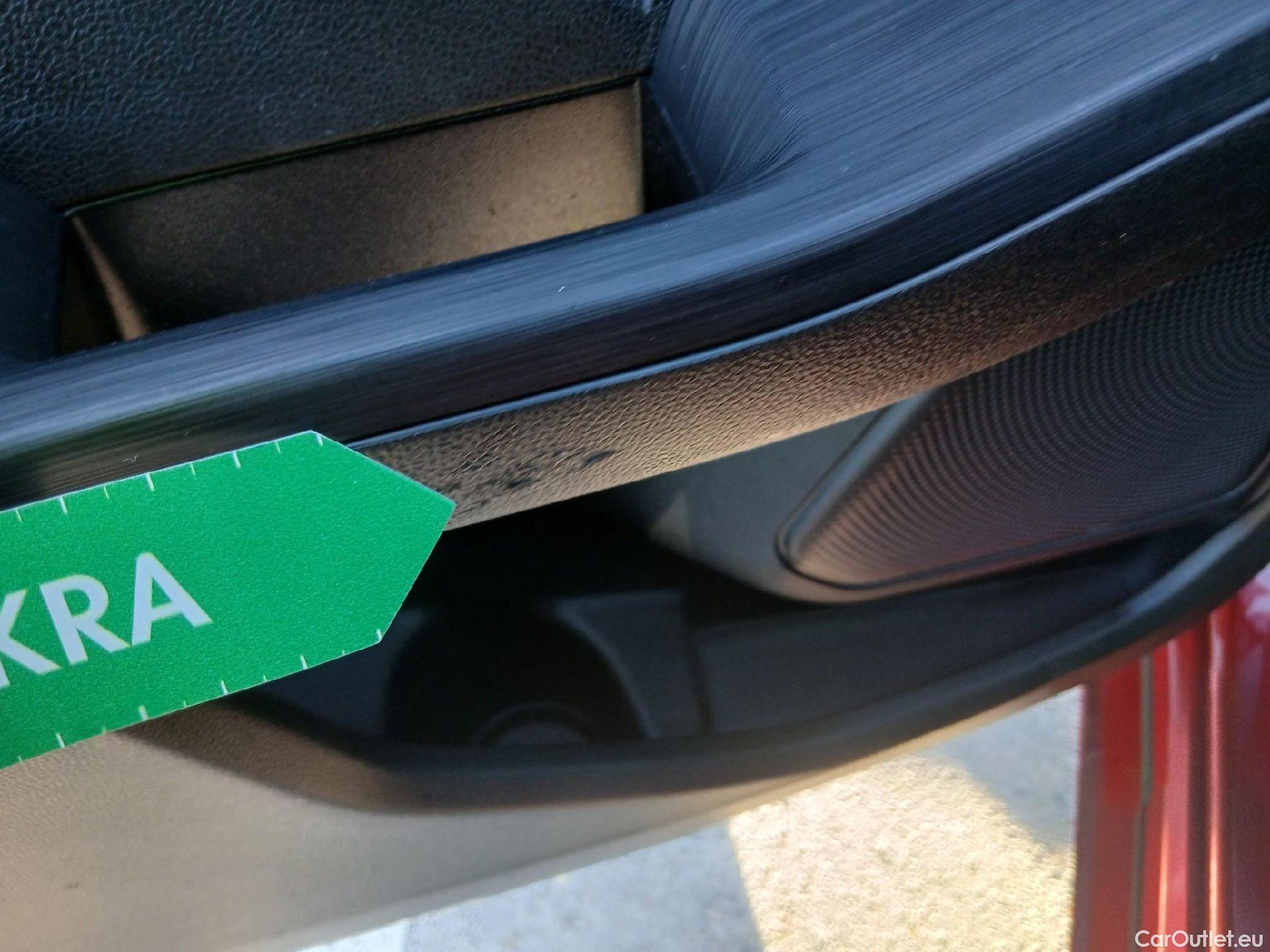  Ford  Kuga FORD  / 2019 / 5P / todoterreno ST-Line 2.5 Duratec FHEV 140kW Auto #2