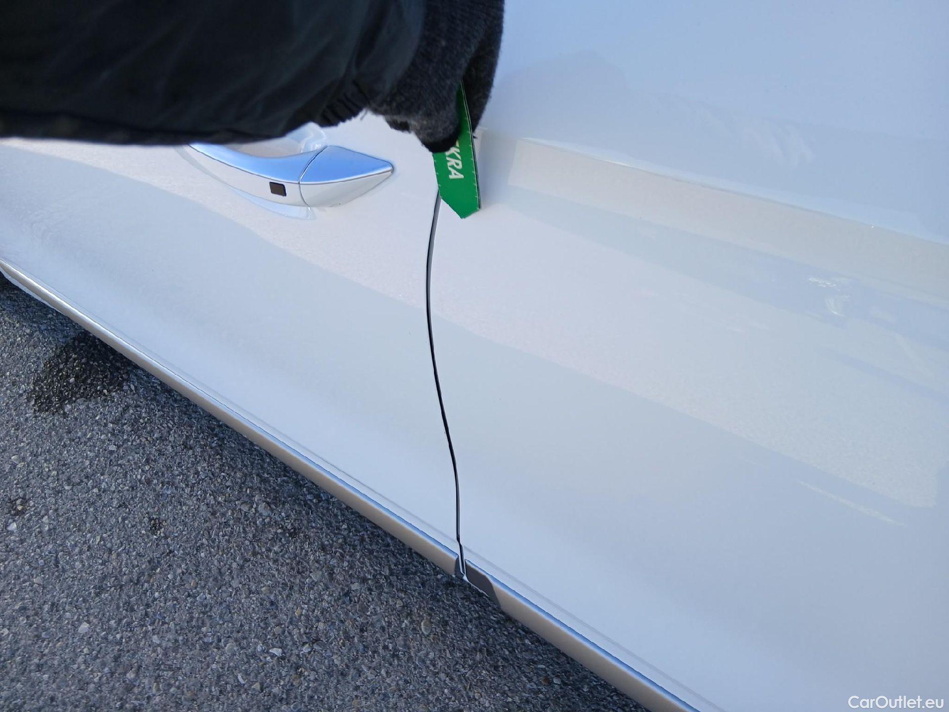  Hyundai   Ioniq HYUNDAI / 2019 / 5P / berlina con portón 1.6 GDI HEV Style DT #7