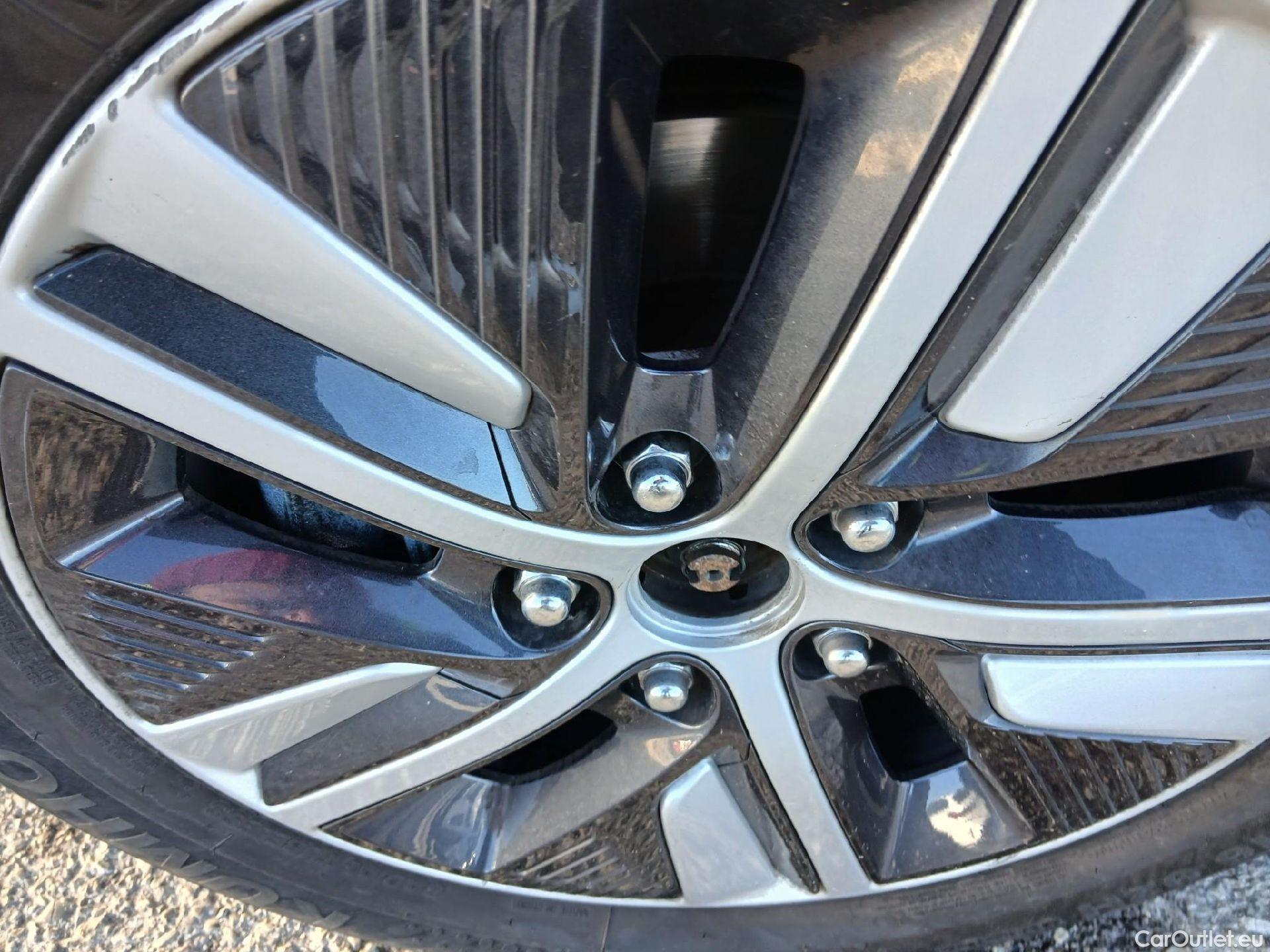  KIA  Niro KIA  / 2019 / 5P / crossover 1.6 GDi HEV 104kW (141CV) Drive #25