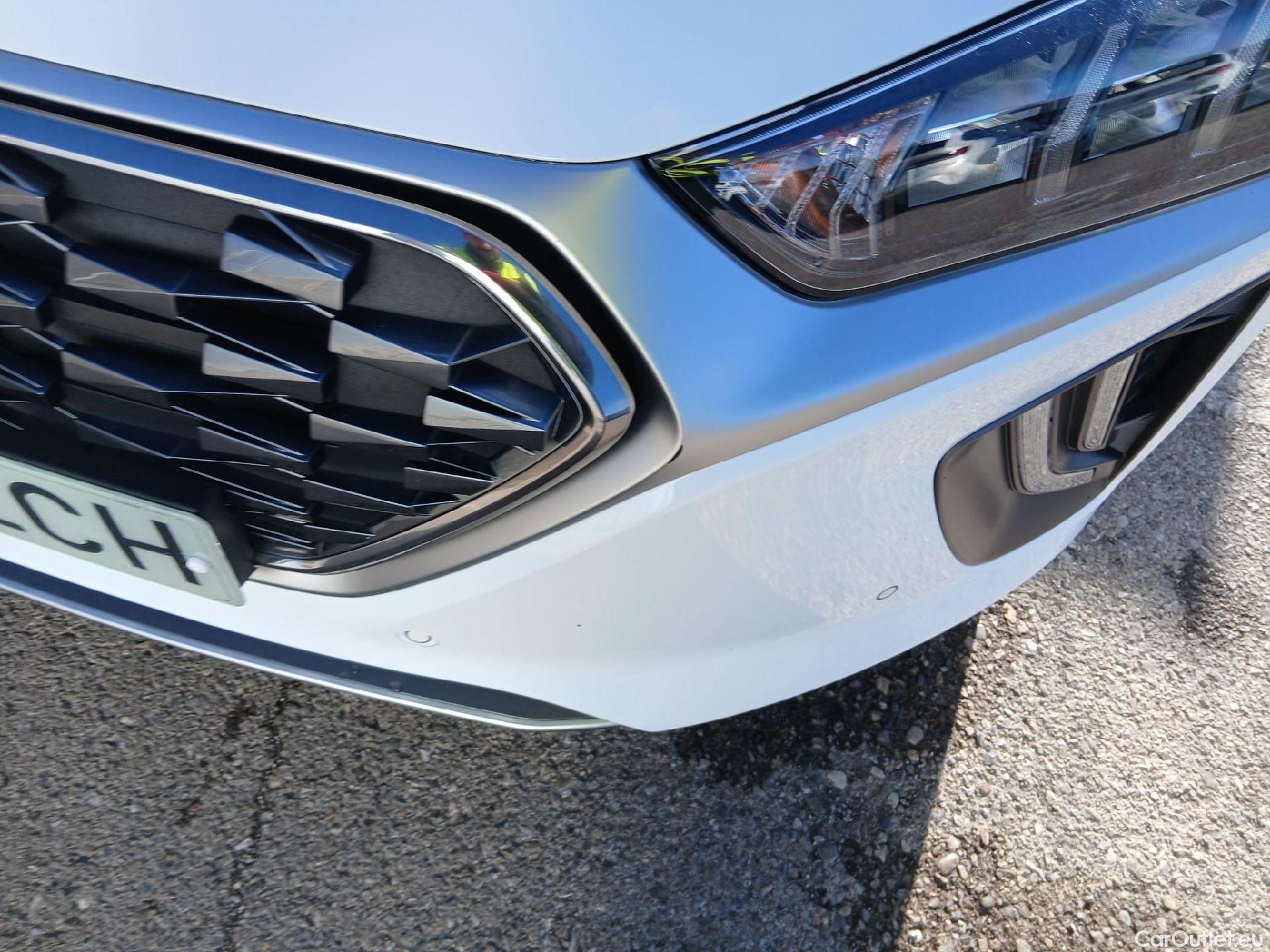  Hyundai   Ioniq HYUNDAI / 2019 / 5P / berlina con portón 1.6 GDI HEV Style DT #23