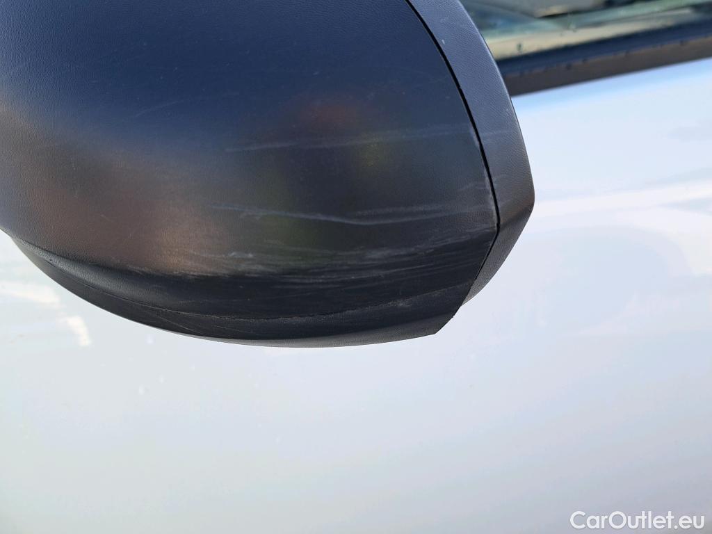  Dacia  Duster DACIA  5p 2G todoterreno Essential dCi 80kW (109CV) 4X4 #48