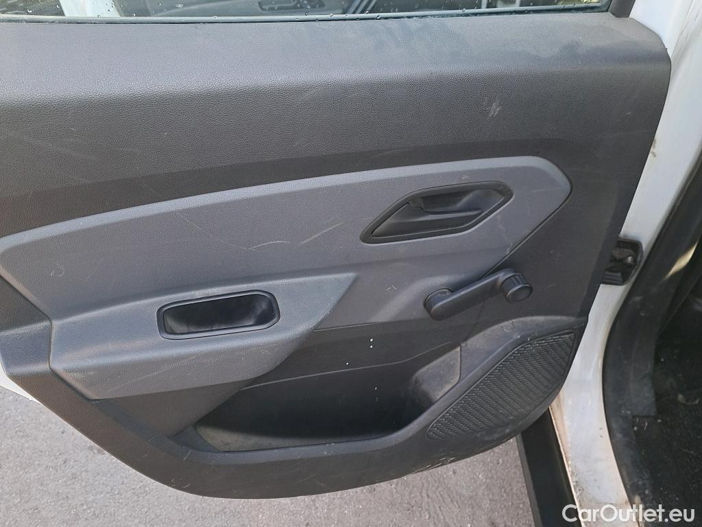  Dacia  Duster DACIA  5p 2G todoterreno Essential dCi 80kW (109CV) 4X4 #24