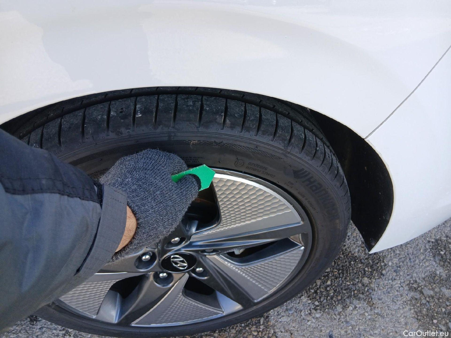  Hyundai   Ioniq HYUNDAI / 2019 / 5P / berlina con portón 1.6 GDI HEV Style DT #9