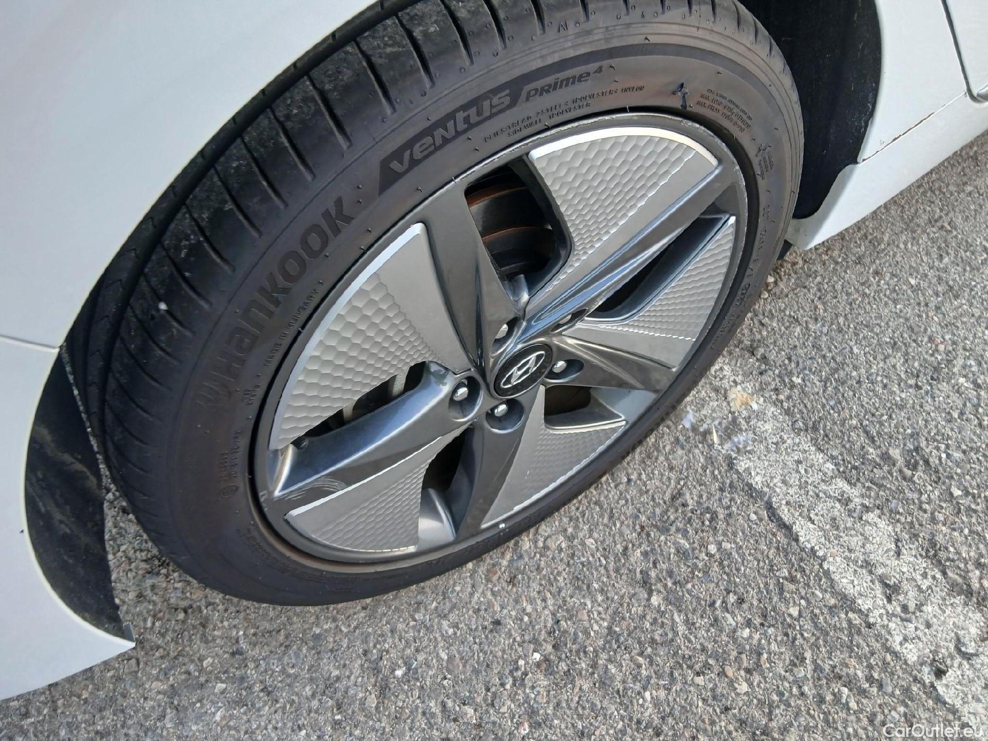  Hyundai   Ioniq HYUNDAI / 2019 / 5P / berlina con portón 1.6 GDI HEV Style DT #13