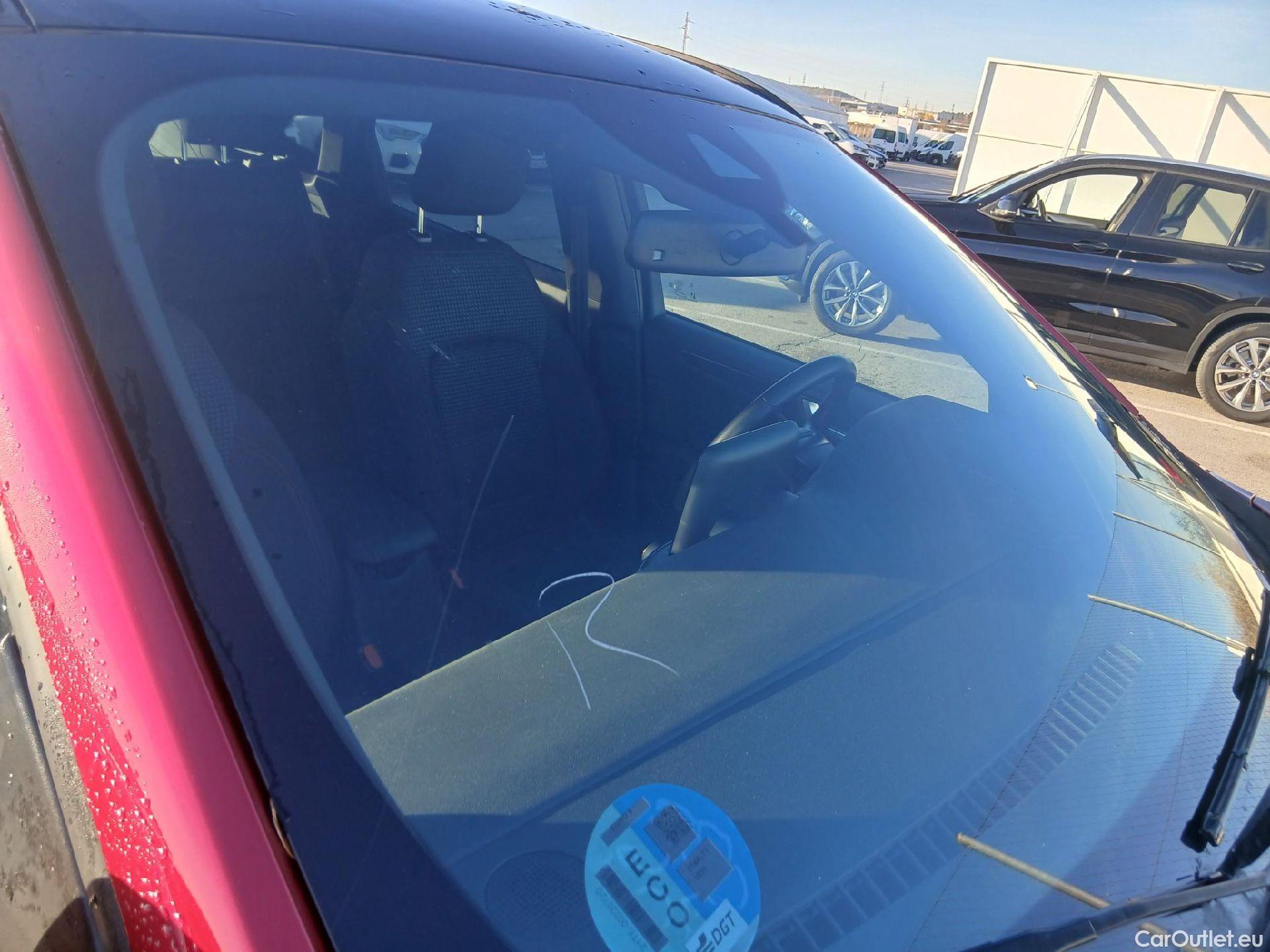  Ford  Kuga FORD  / 2019 / 5P / todoterreno ST-Line 2.5 Duratec FHEV 140kW Auto #6