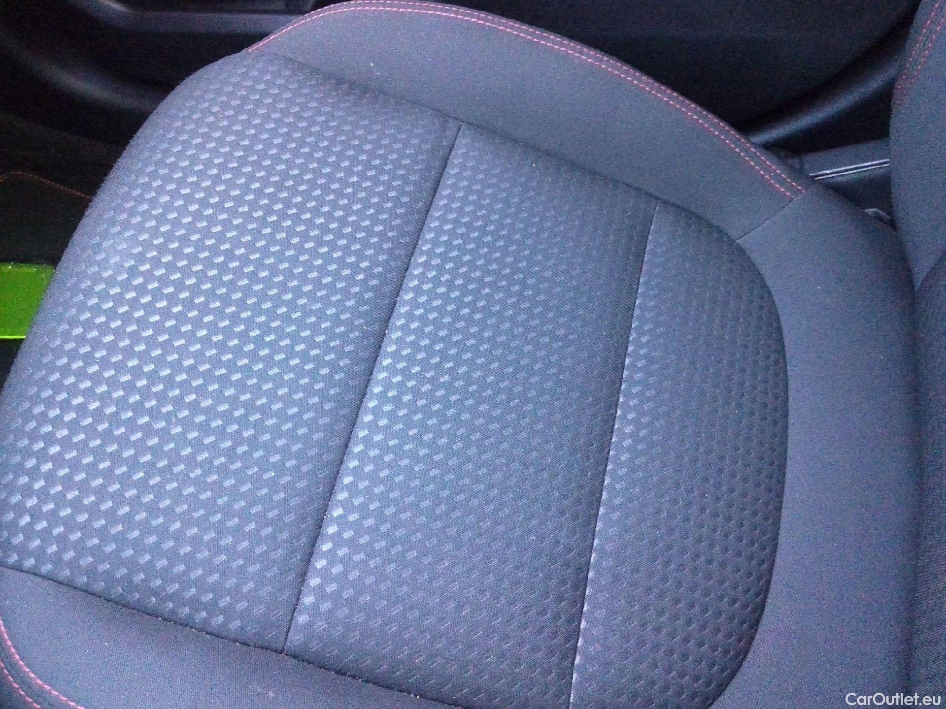  Ford  Kuga FORD  / 2019 / 5P / todoterreno ST-Line 2.5 Duratec FHEV 140kW Auto #1