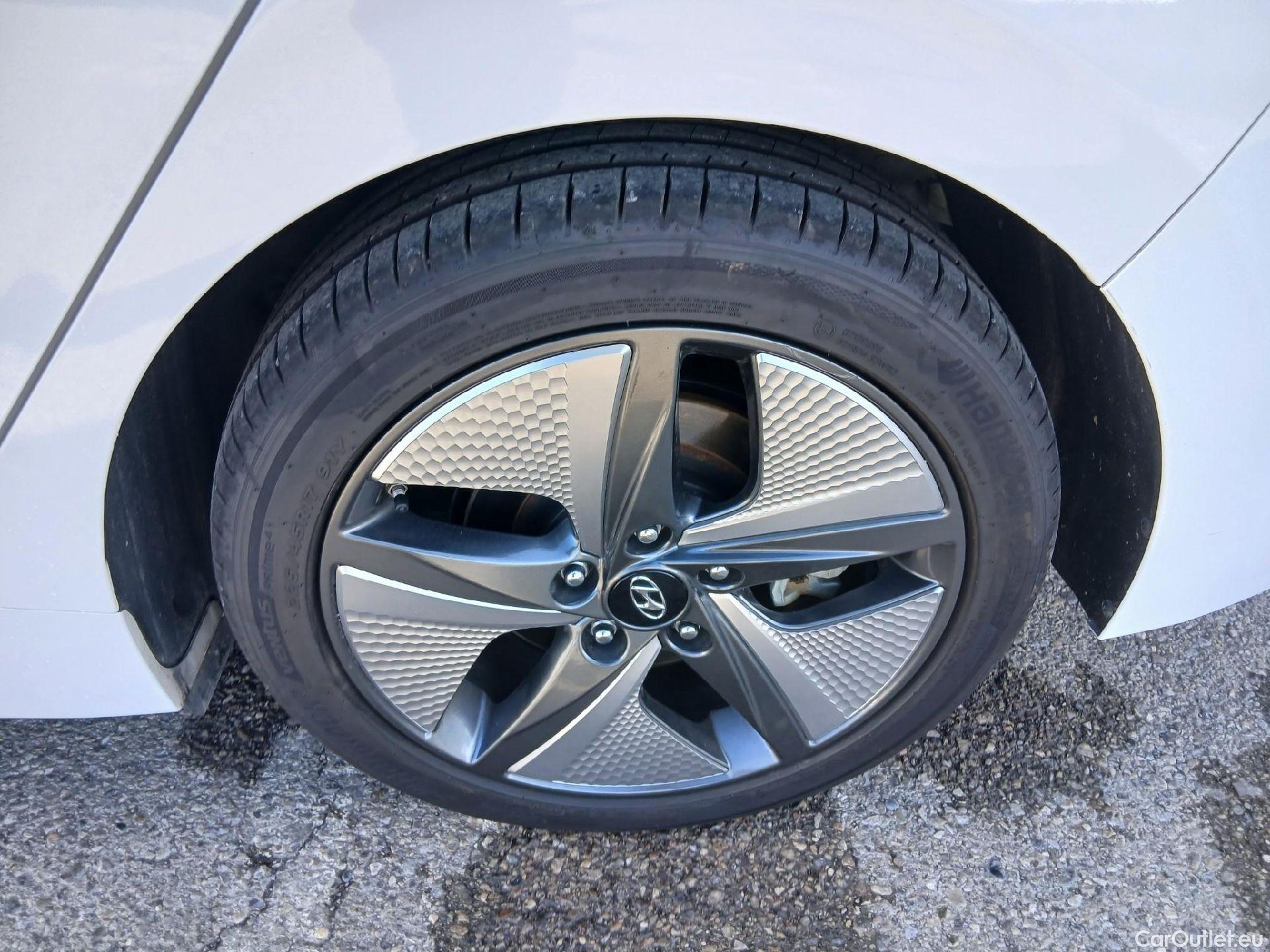  Hyundai   Ioniq HYUNDAI / 2019 / 5P / berlina con portón 1.6 GDI HEV Style DT #10