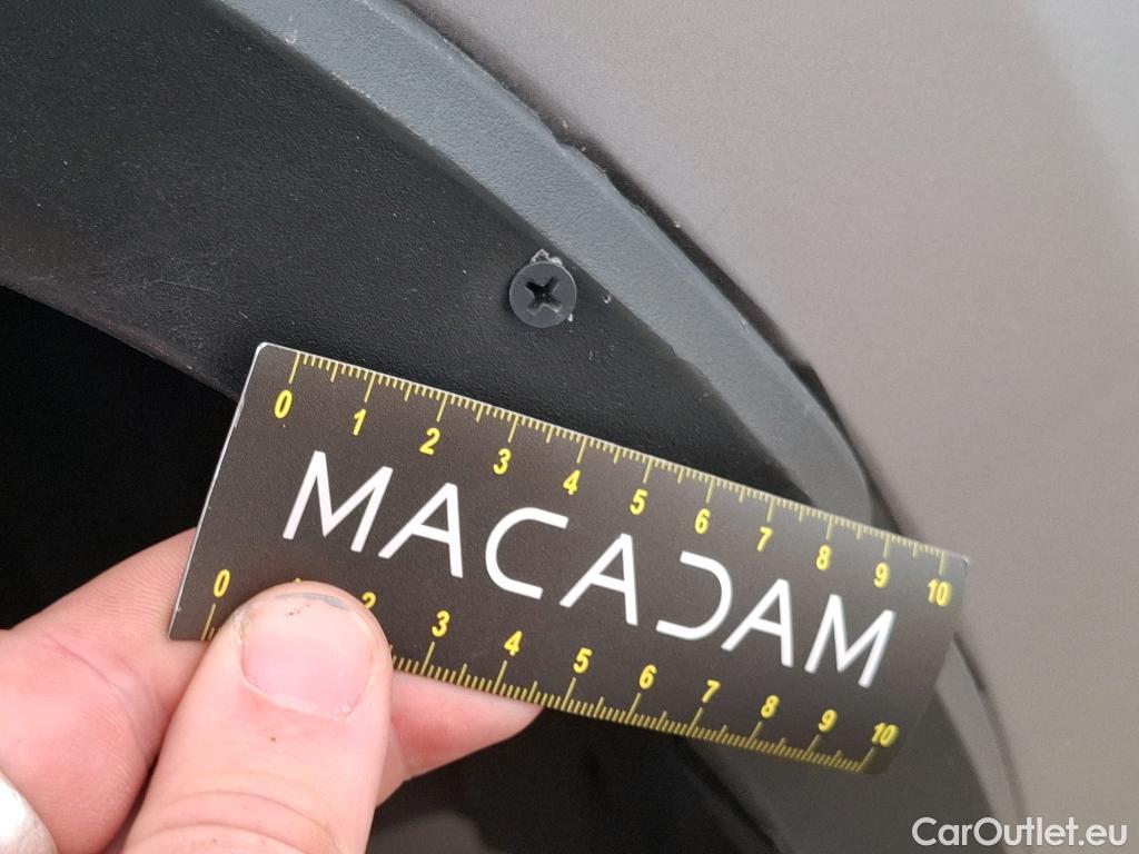  Toyota  C-HR TOYOTA  / 2016 / 5P / SUV 2.0 HYBRIDE 184 GRAPHIC #124