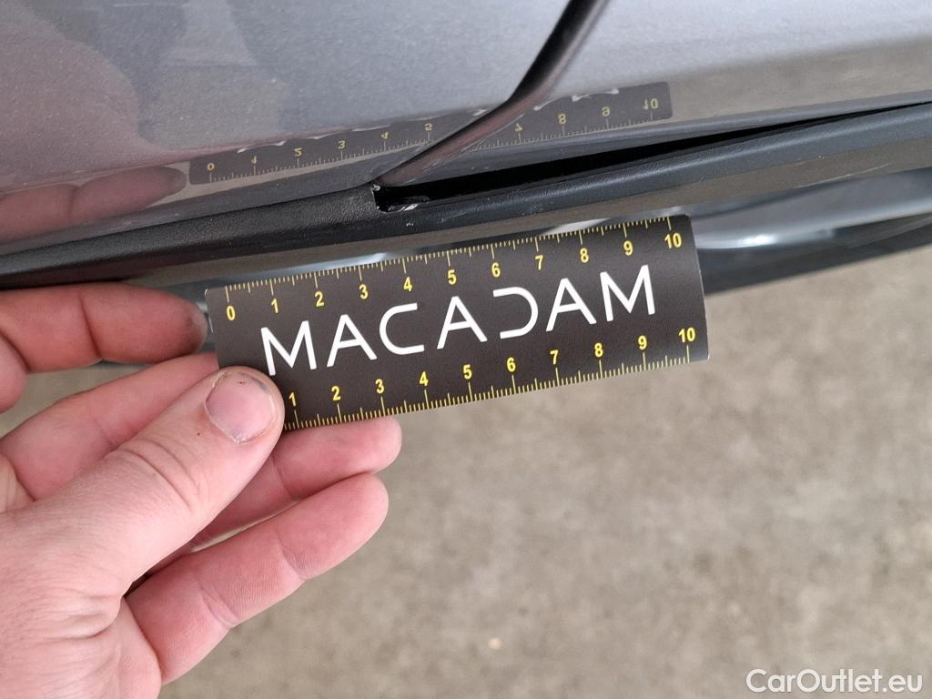  Toyota  C-HR TOYOTA  / 2016 / 5P / SUV 2.0 HYBRIDE 184 GRAPHIC #132