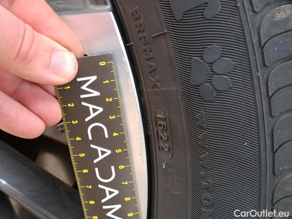  Toyota  C-HR TOYOTA  / 2016 / 5P / SUV 2.0 HYBRIDE 184 GRAPHIC #112