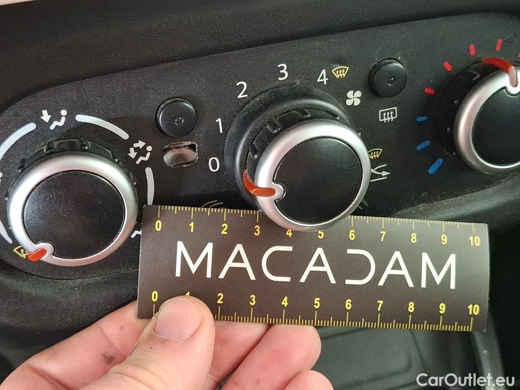  Renault  Twingo RENAULT  5p Berline Zen SCe 75 #4