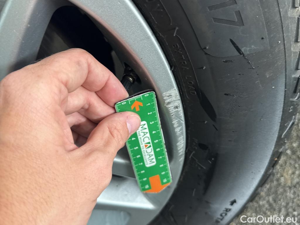  Toyota  C-HR TOYOTA  / 2016 / 5P / SUV 1.8 Hybride 122 Dynamic Business Stage A #9