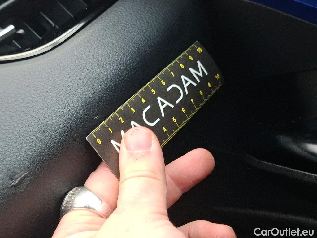  Toyota  C-HR TOYOTA  / 2016 / 5P / SUV 2.0 HYBRIDE 184 GRAPHIC #80