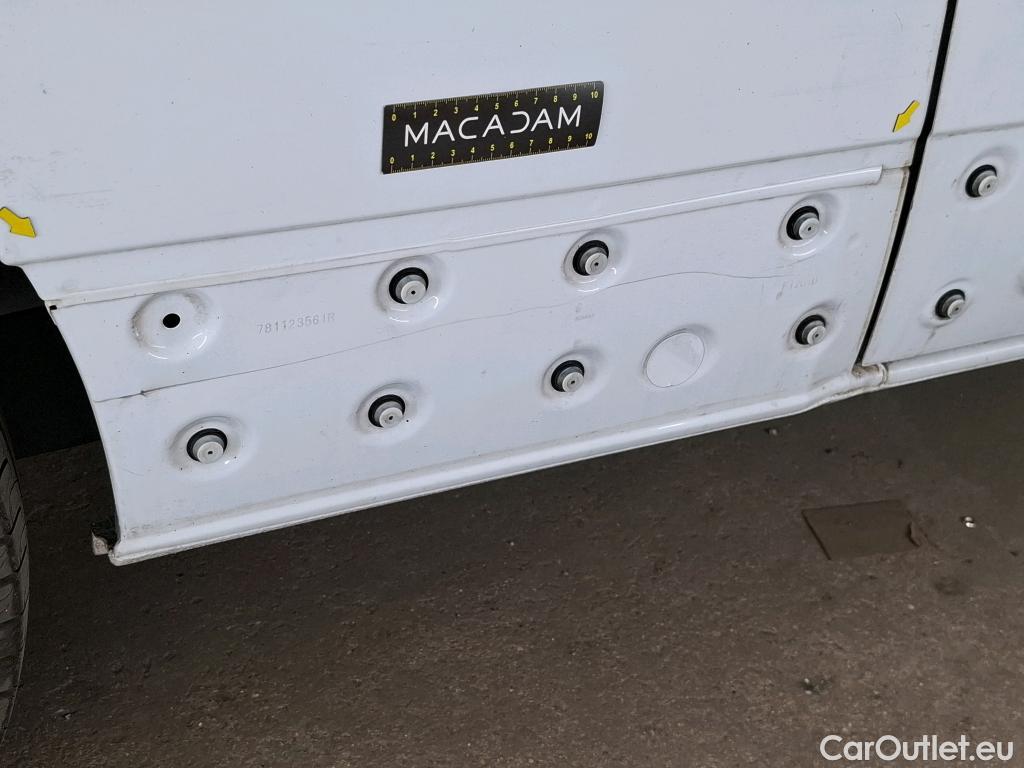  Renault  Trafic RENAULT  / 2019 / 4P / Fourgon tole FG GCF L2H1 1300 dCi 120 #43