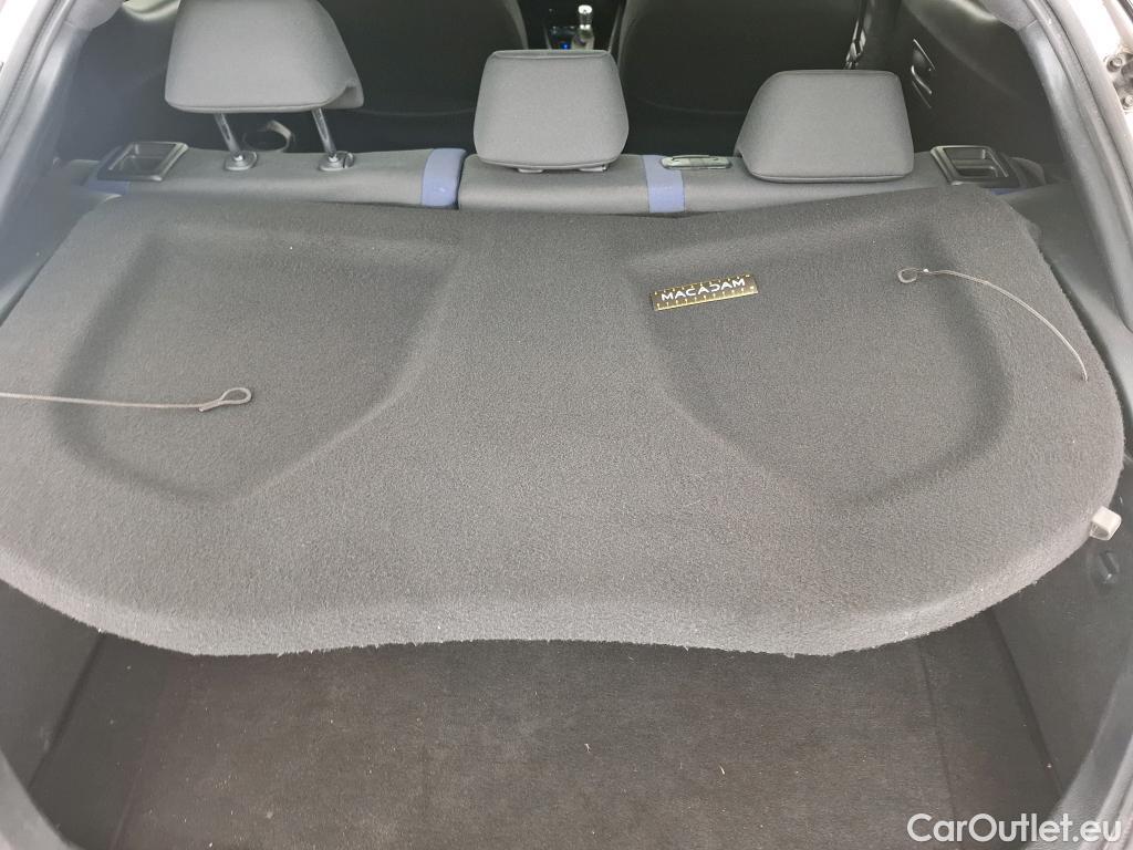  Toyota  C-HR TOYOTA  / 2016 / 5P / SUV 2.0 HYBRIDE 184 GRAPHIC #8