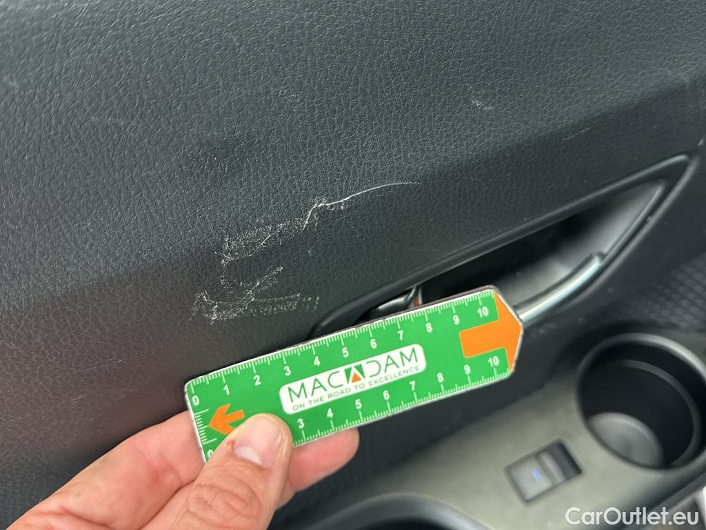  Toyota  C-HR TOYOTA  / 2016 / 5P / SUV 1.8 Hybride 122 Dynamic Business Stage A #2