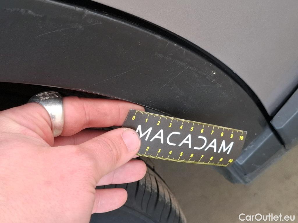  Toyota  C-HR TOYOTA  / 2016 / 5P / SUV 2.0 HYBRIDE 184 GRAPHIC #130