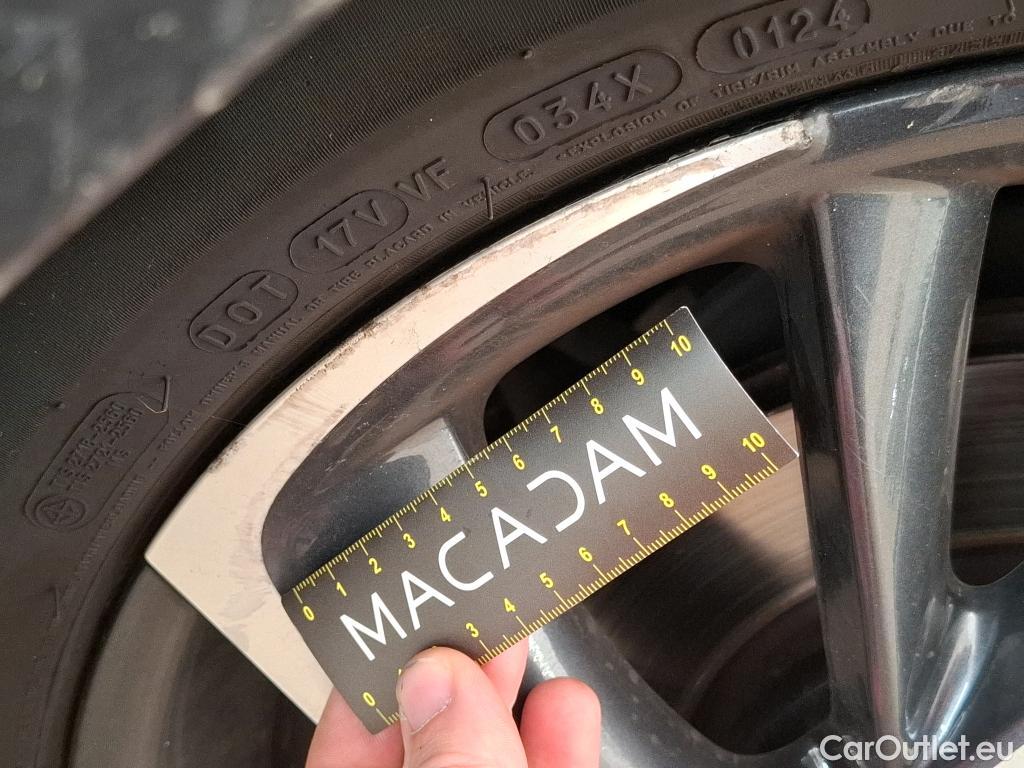  Toyota  C-HR TOYOTA  / 2016 / 5P / SUV 2.0 HYBRIDE 184 GRAPHIC #86