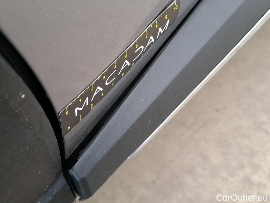  Toyota  C-HR TOYOTA  / 2016 / 5P / SUV 2.0 HYBRIDE 184 GRAPHIC #151