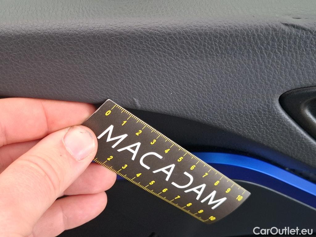  Toyota  C-HR TOYOTA  / 2016 / 5P / SUV 2.0 HYBRIDE 184 GRAPHIC #6