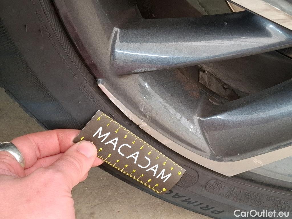  Toyota  C-HR TOYOTA  / 2016 / 5P / SUV 2.0 HYBRIDE 184 GRAPHIC #92