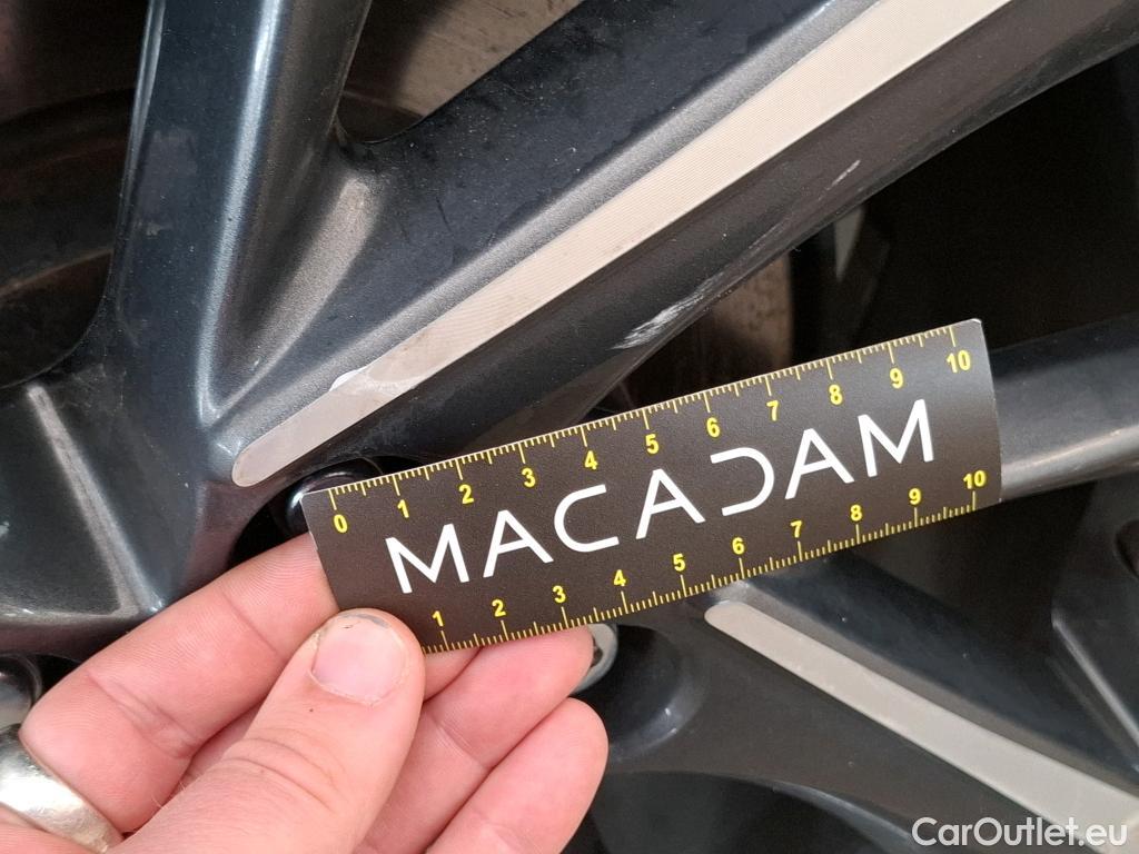  Toyota  C-HR TOYOTA  / 2016 / 5P / SUV 2.0 HYBRIDE 184 GRAPHIC #100