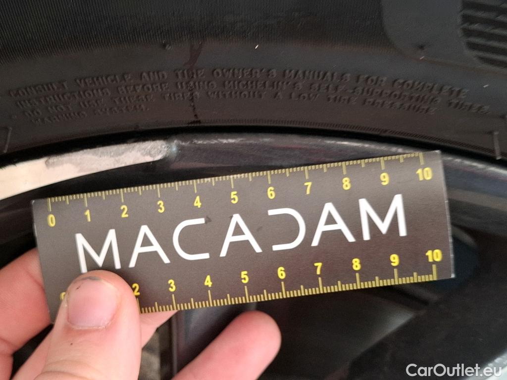  Toyota  C-HR TOYOTA  / 2016 / 5P / SUV 2.0 HYBRIDE 184 GRAPHIC #102