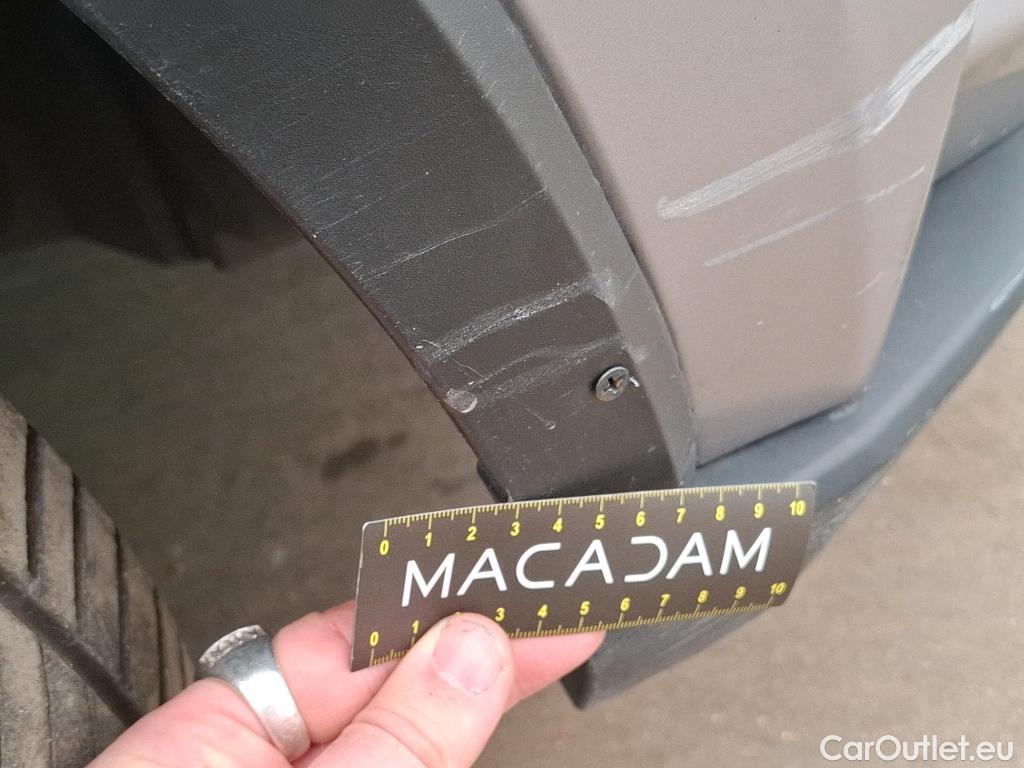  Toyota  C-HR TOYOTA  / 2016 / 5P / SUV 2.0 HYBRIDE 184 GRAPHIC #123