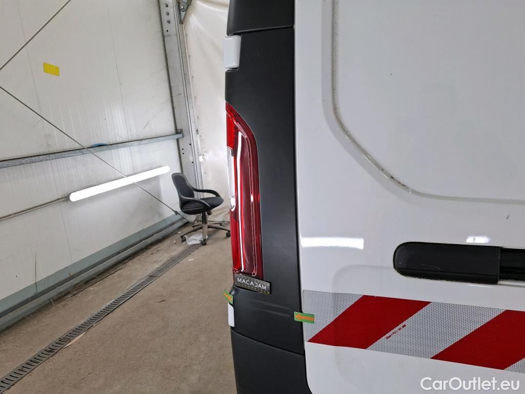  Renault  Trafic RENAULT  / 2019 / 4P / Fourgon tole FG GCF L2H1 1300 dCi 120 #44