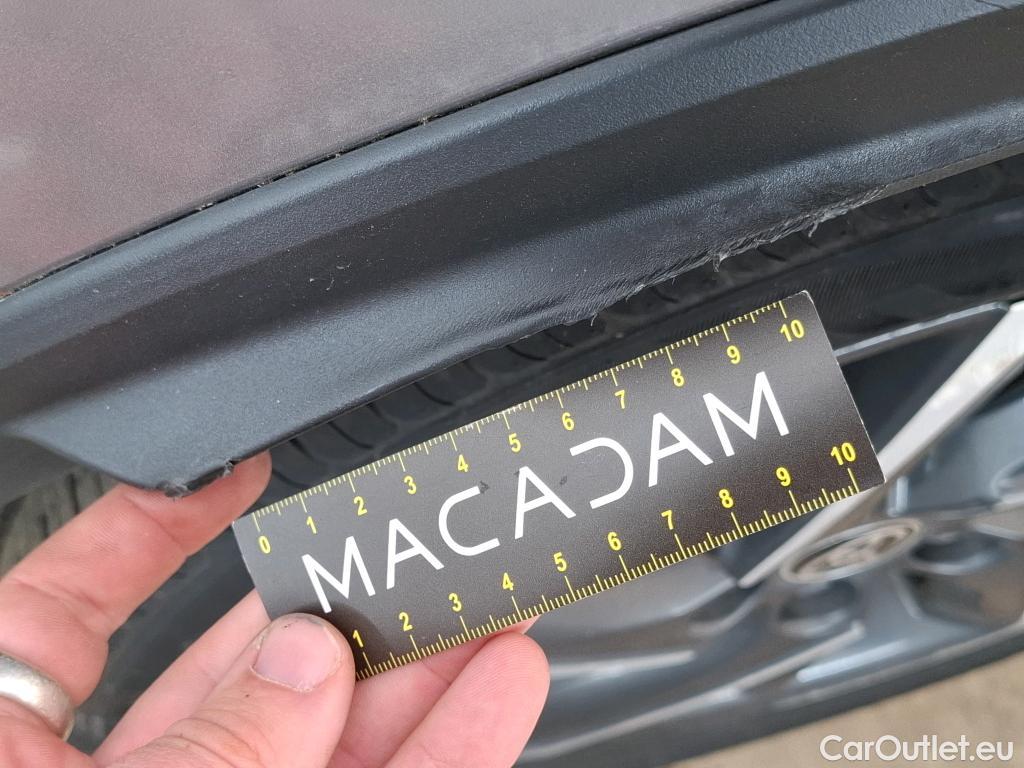  Toyota  C-HR TOYOTA  / 2016 / 5P / SUV 2.0 HYBRIDE 184 GRAPHIC #129