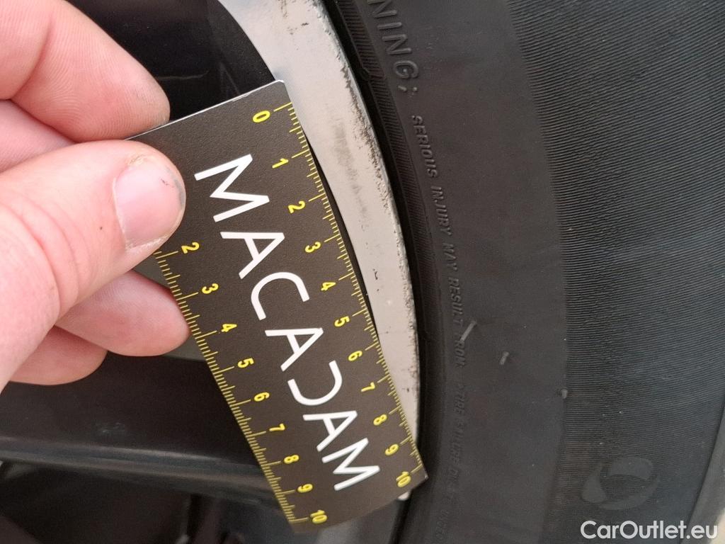  Toyota  C-HR TOYOTA  / 2016 / 5P / SUV 2.0 HYBRIDE 184 GRAPHIC #105