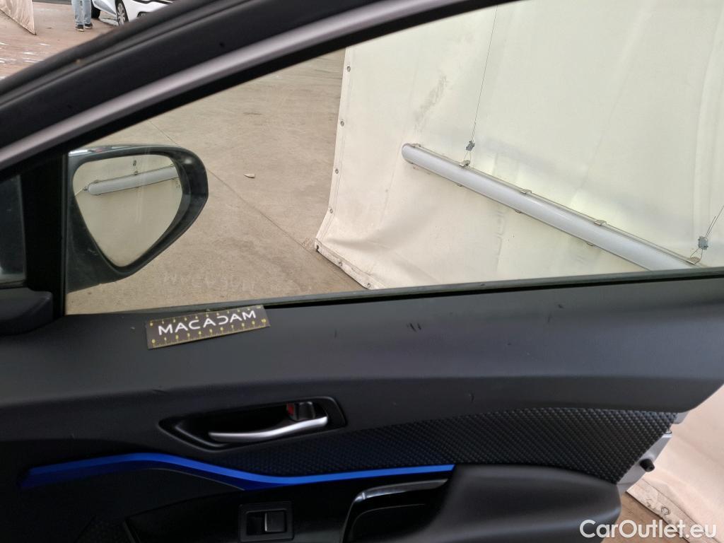  Toyota  C-HR TOYOTA  / 2016 / 5P / SUV 2.0 HYBRIDE 184 GRAPHIC #1