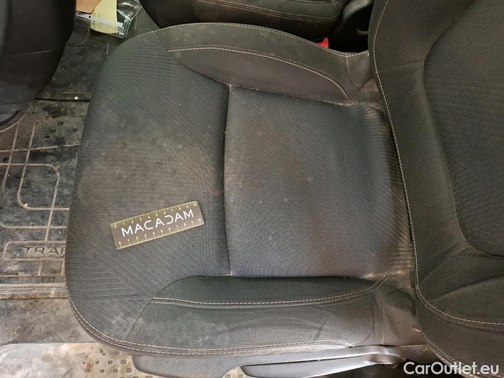  Renault  Trafic RENAULT  / 2019 / 4P / Fourgon tole FG GCF L2H1 1300 dCi 120 #76