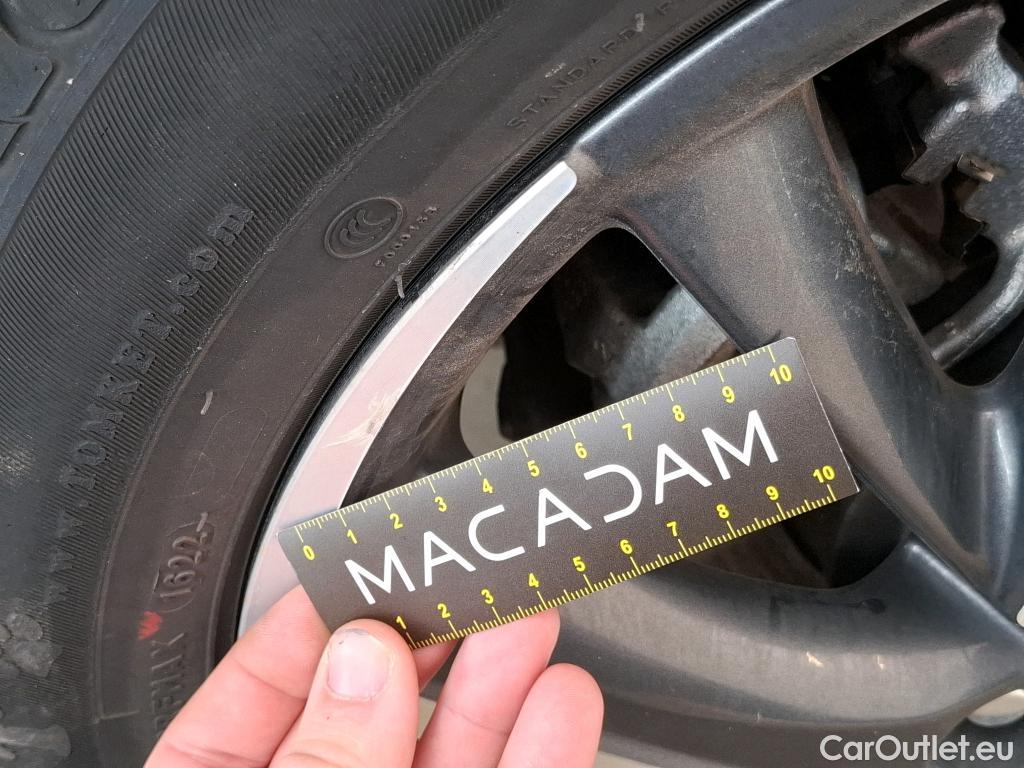  Toyota  C-HR TOYOTA  / 2016 / 5P / SUV 2.0 HYBRIDE 184 GRAPHIC #95