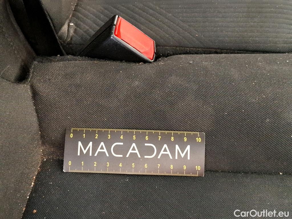  Renault  Trafic RENAULT  / 2019 / 4P / Fourgon tole FG GCF L2H1 1300 dCi 120 #82