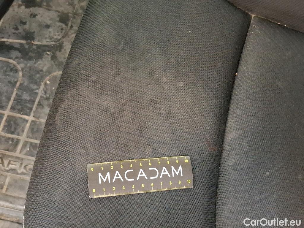  Renault  Trafic RENAULT  / 2019 / 4P / Fourgon tole FG GCF L2H1 1300 dCi 120 #77