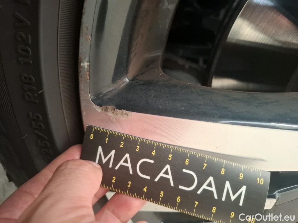  Peugeot  3008 PEUGEOT  / 2020 / 5P / SUV 1.6 HYBRID4 300 E-EAT8 GT #80