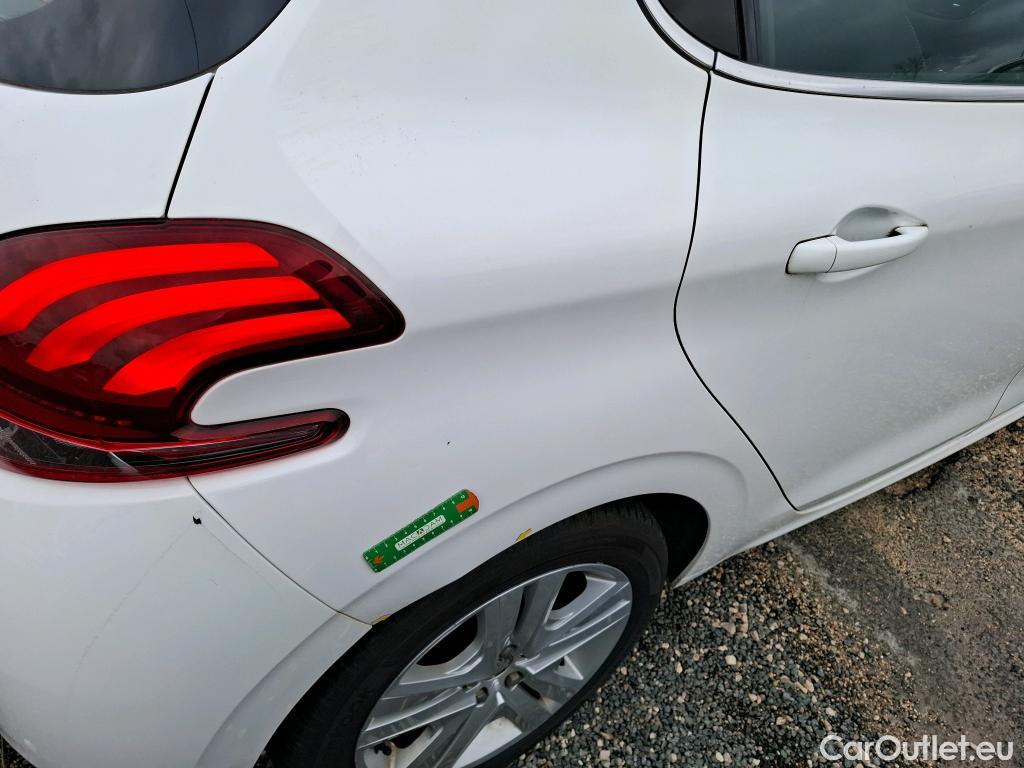  Peugeot  208  Allure Business 1.2 PureTech 110CV BVA6 E6 #1