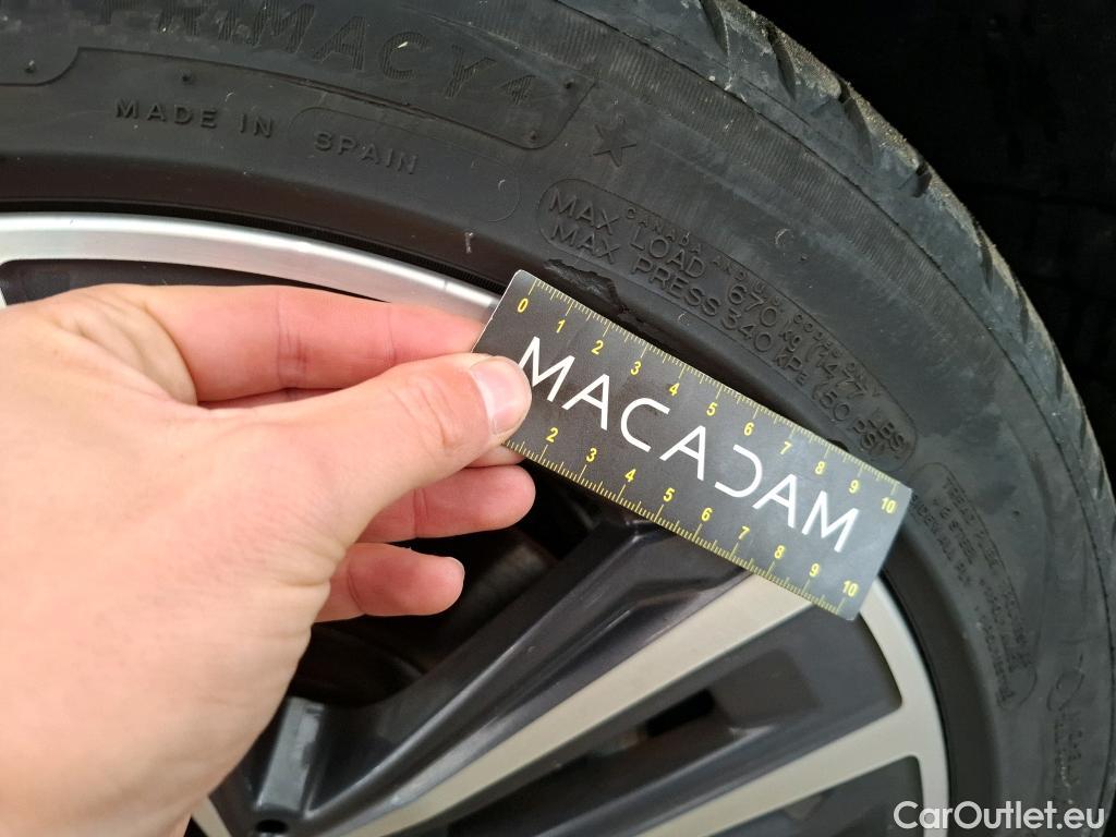  Bmw  Serie 1 BMW Série 1 / 2019 / 5P / Berline 116i Business Design #7