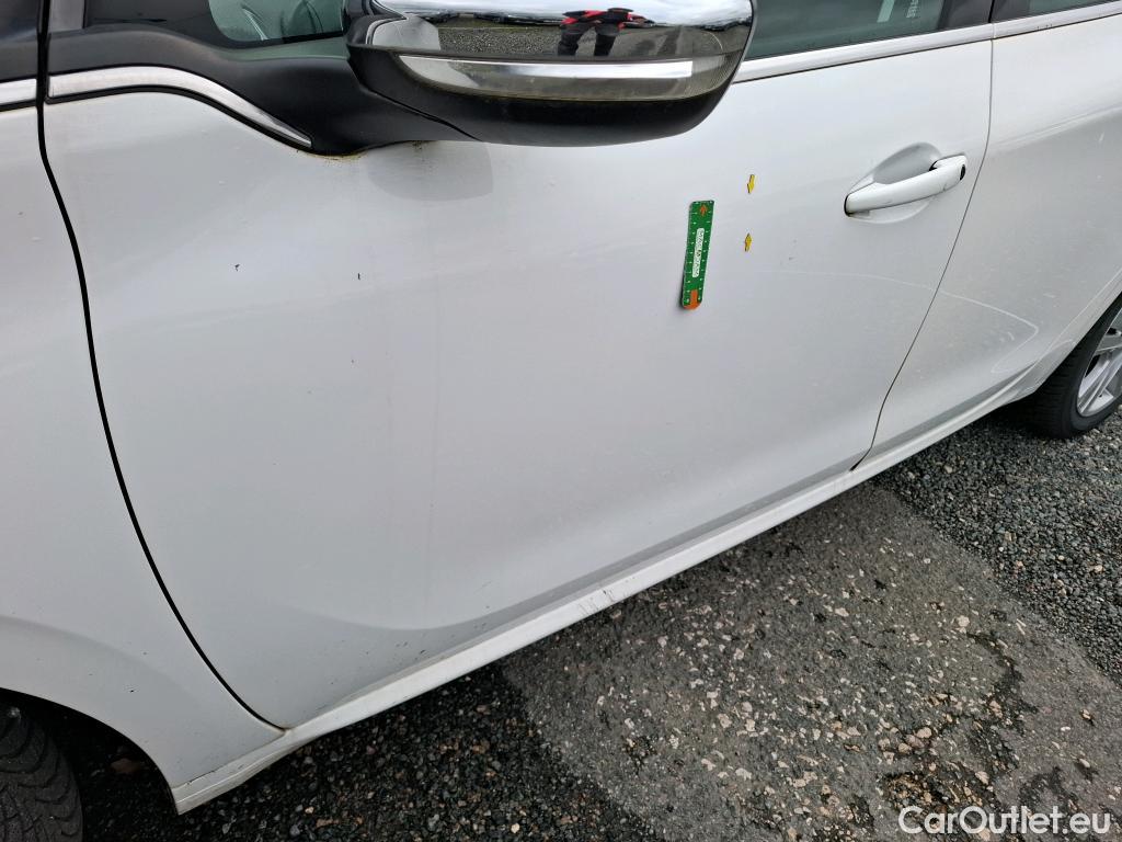  Peugeot  208  Allure Business 1.2 PureTech 110CV BVA6 E6 #8