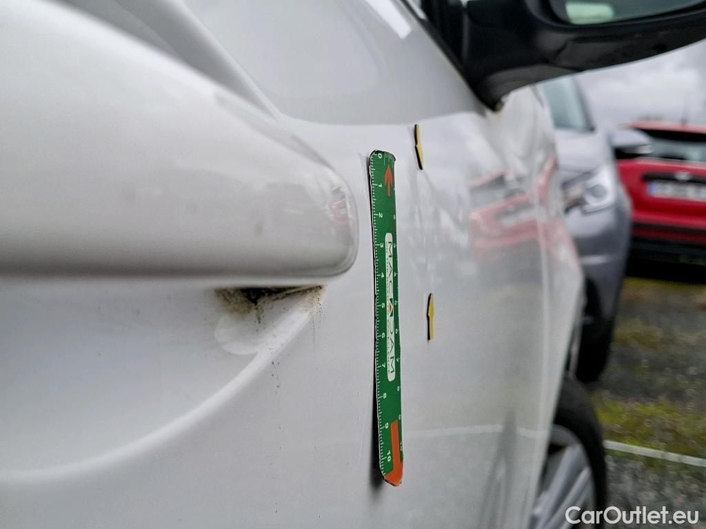  Peugeot  208  Allure Business 1.2 PureTech 110CV BVA6 E6 #13