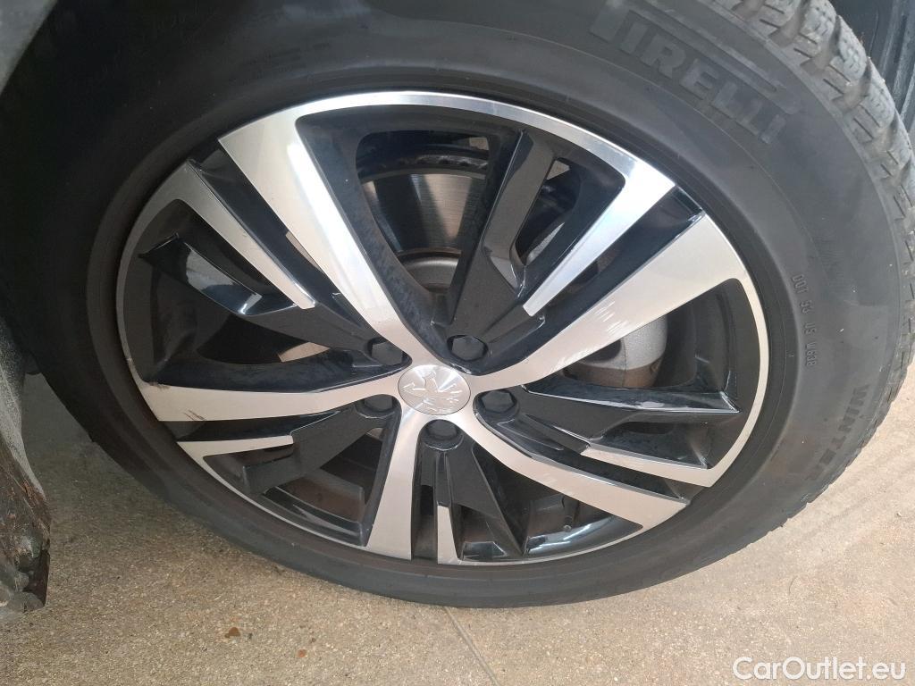  Peugeot  3008 PEUGEOT  / 2020 / 5P / SUV 1.6 HYBRID4 300 E-EAT8 GT #74