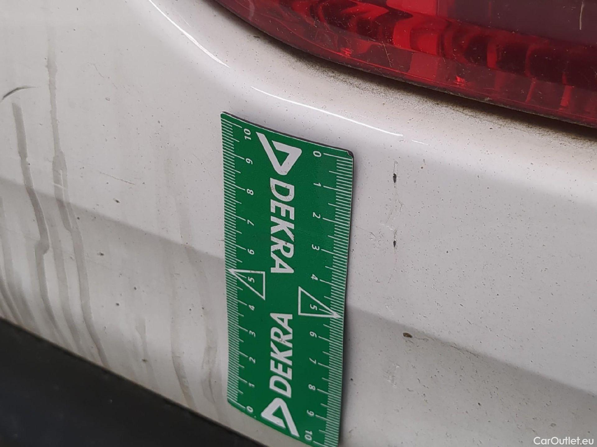  Peugeot  208  Affaire Premium Pack 1.2 80CV BVM5 E6dT #23