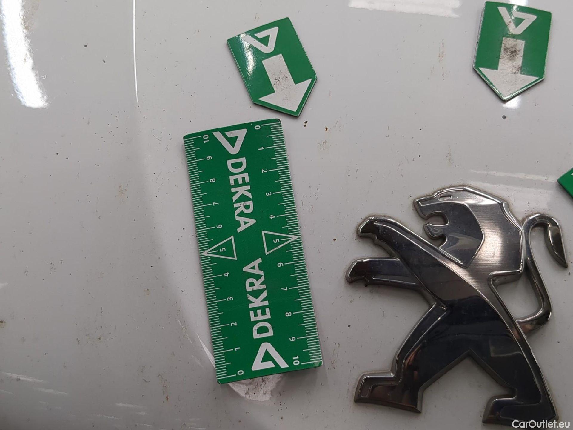  Peugeot  208  Affaire Premium Pack 1.2 80CV BVM5 E6dT #21